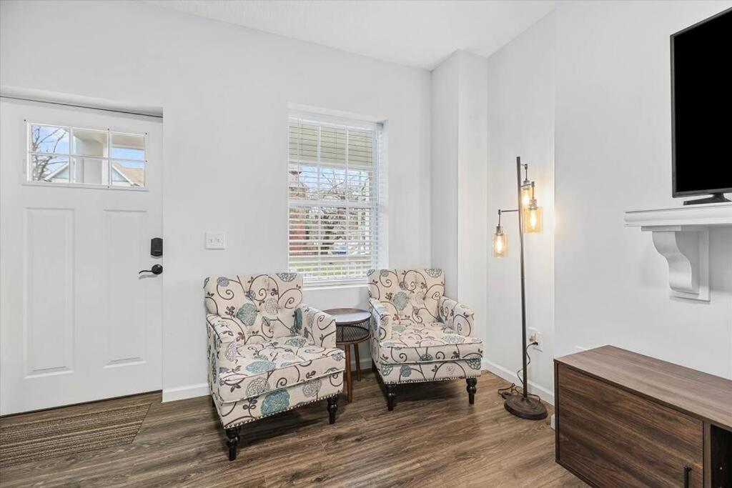 Centrally Located Renovated * Columbus